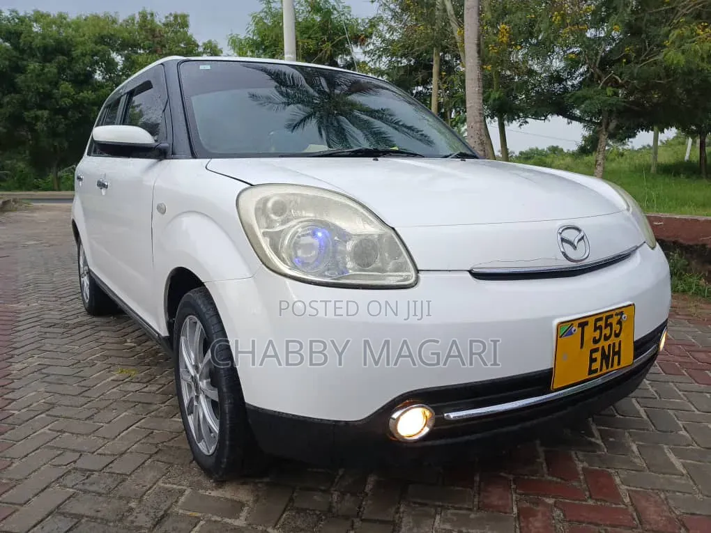 Mazda Verisa 2011 White