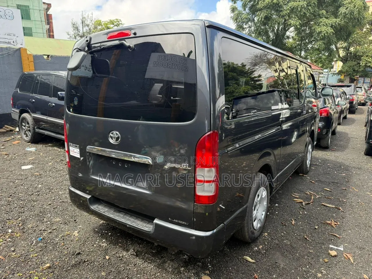 Toyota HiAce 2007 Black