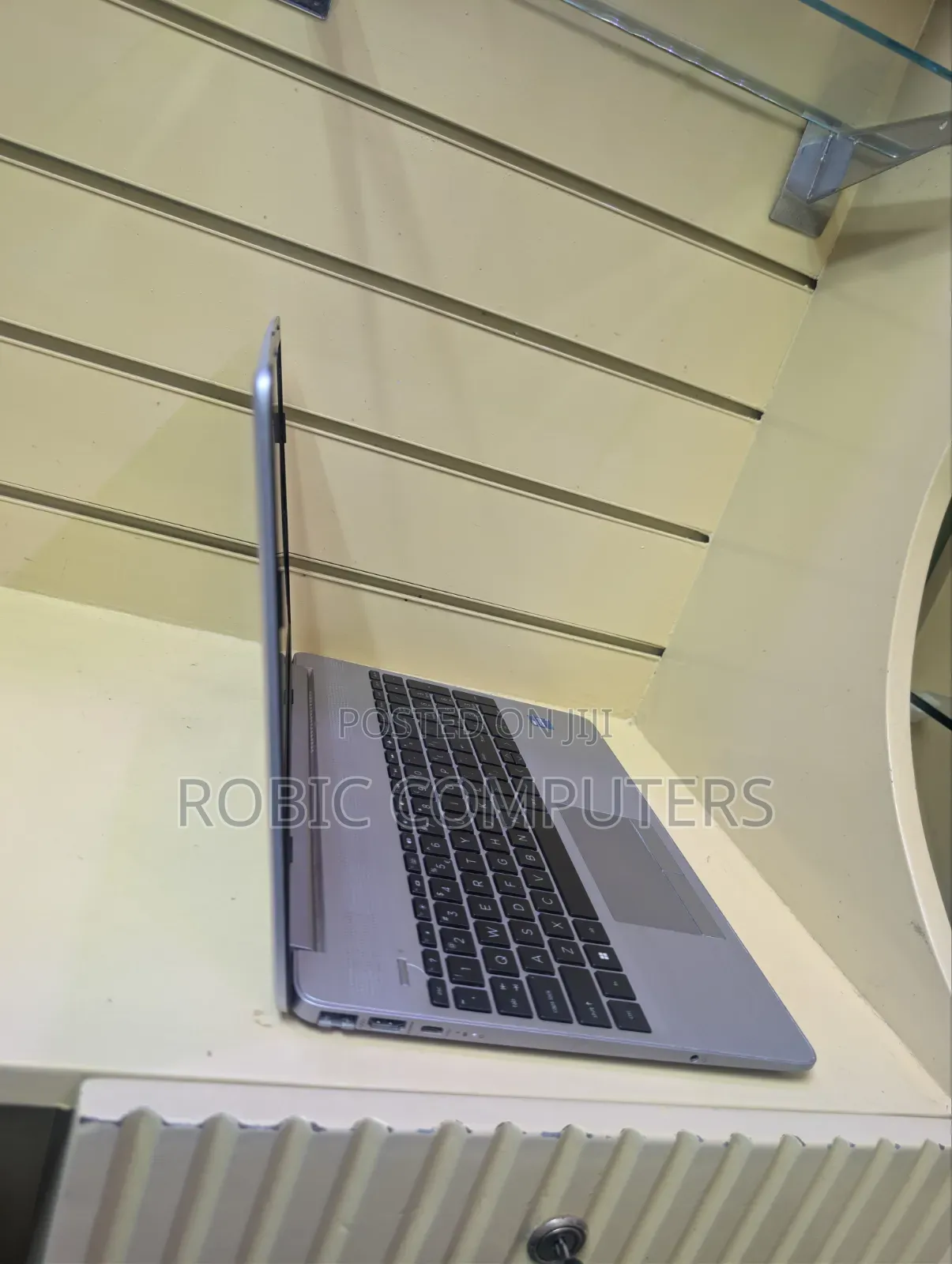Laptop HP 250 G10 16GB Intel Core i7 SSD 512GB