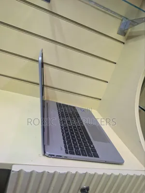 Laptop HP 250 G10 16GB Intel Core i7 SSD 512GB