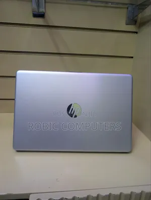 Laptop HP 250 G10 16GB Intel Core i7 SSD 512GB