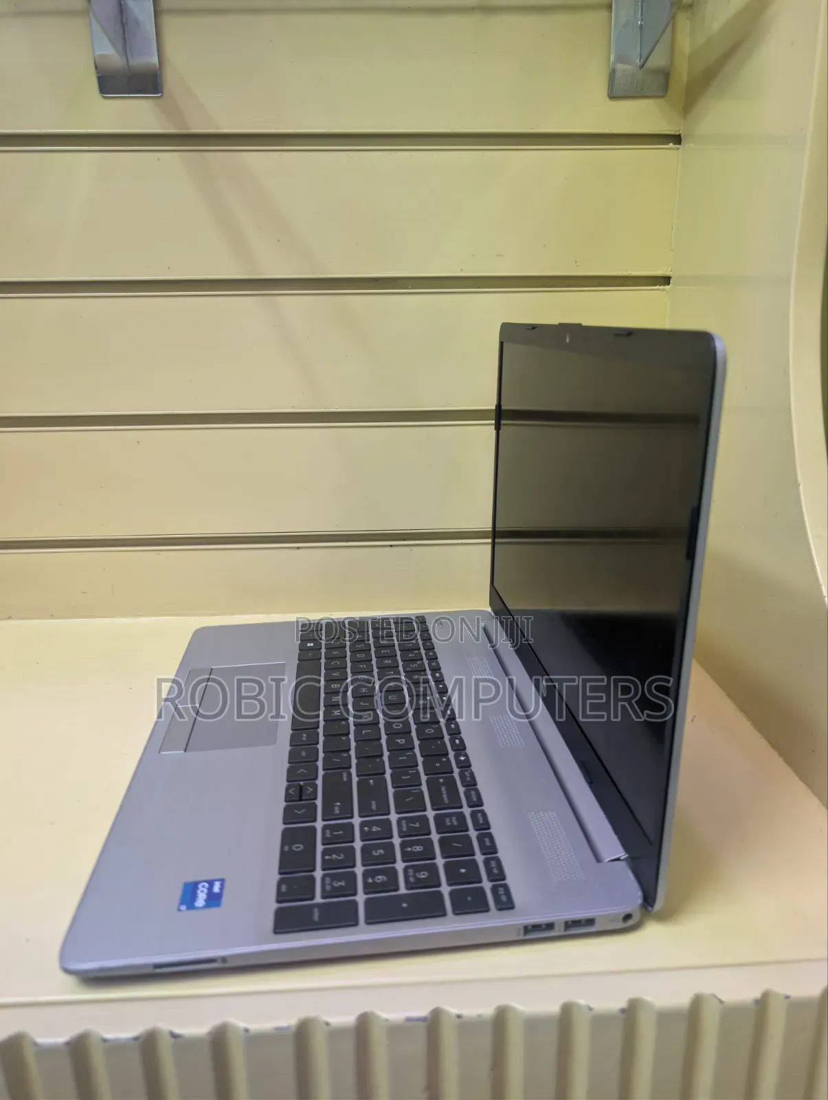 Laptop HP 250 G10 16GB Intel Core i7 SSD 512GB