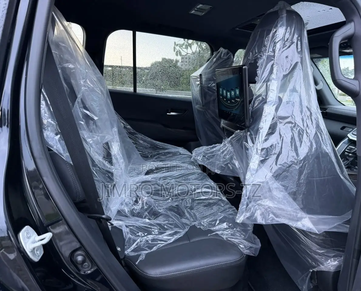 Toyota Land Cruiser 2024 Black