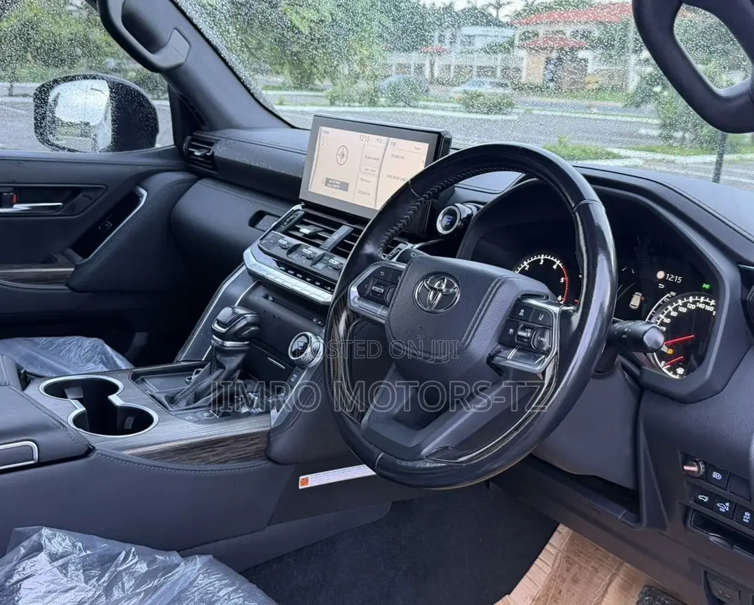 Toyota Land Cruiser 2024 Black