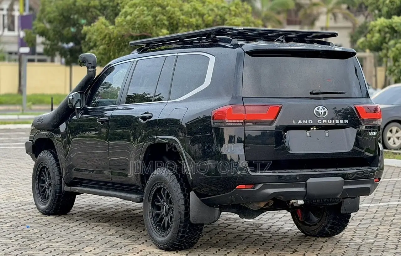 Toyota Land Cruiser 2024 Black