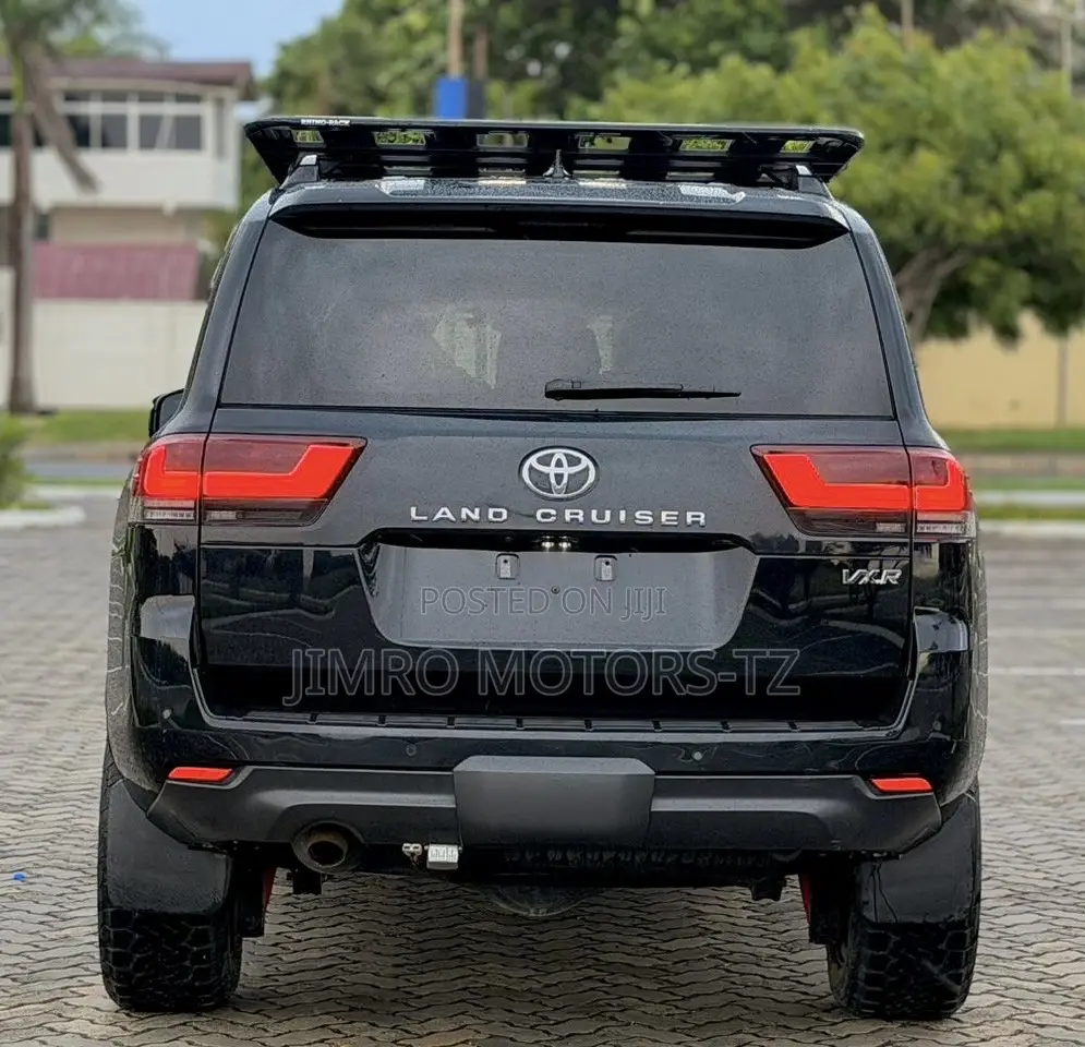 Toyota Land Cruiser 2024 Black