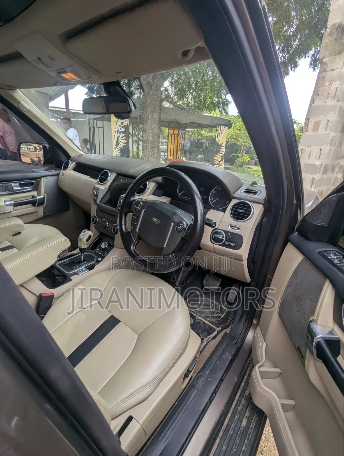 Land Rover Discovery 2010 Gray