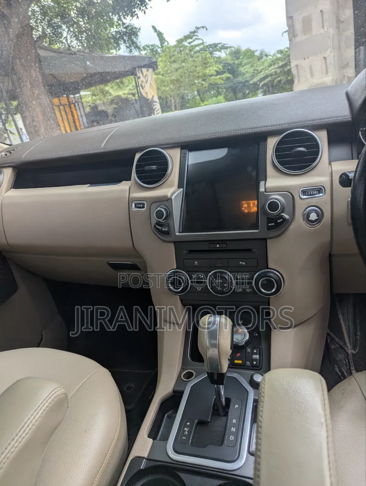 Land Rover Discovery 2010 Gray