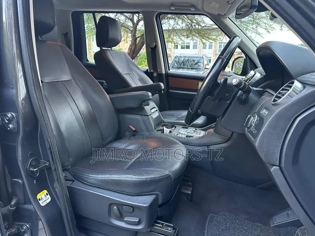 Land Rover Discovery 2016 Gray