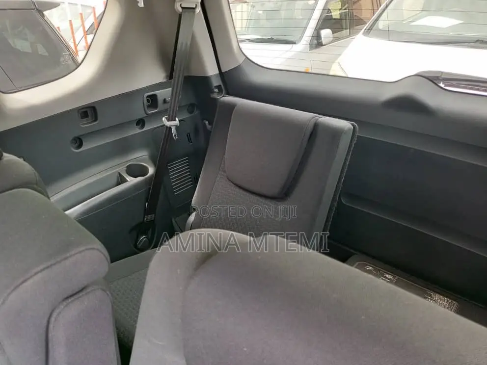 Toyota Vanguard 2011 Black