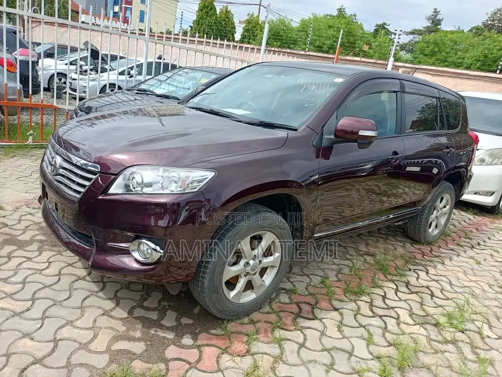 Toyota Vanguard 2011 Black