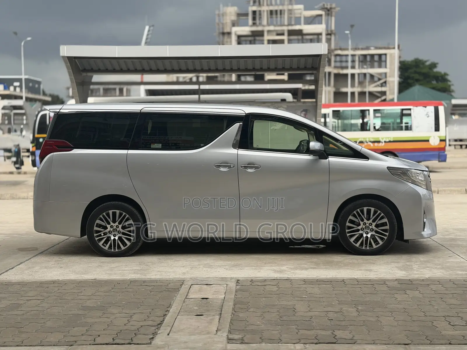 Toyota Alphard 2.5 Petrol AWD 2017 Silver