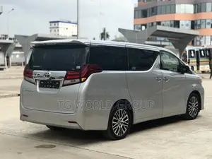 Toyota Alphard 2.5 Petrol AWD 2017 Silver