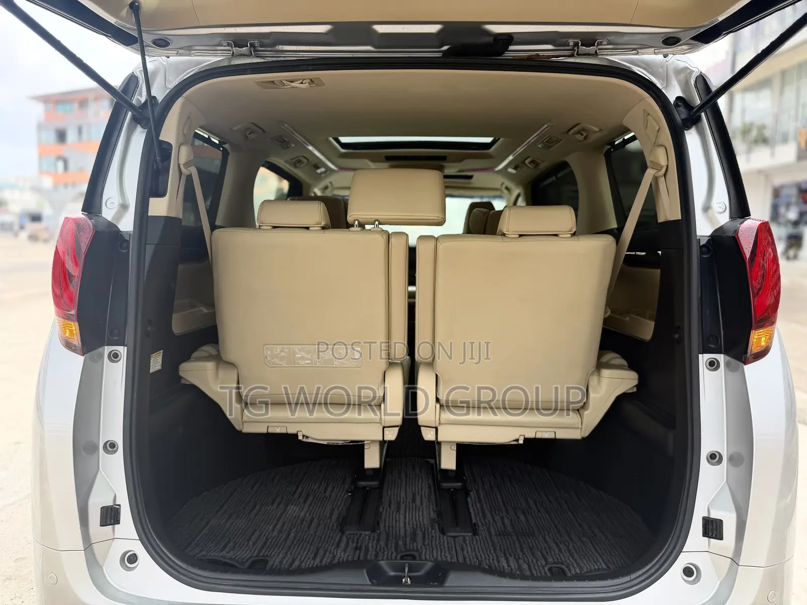 Toyota Alphard 2.5 Petrol AWD 2017 Silver