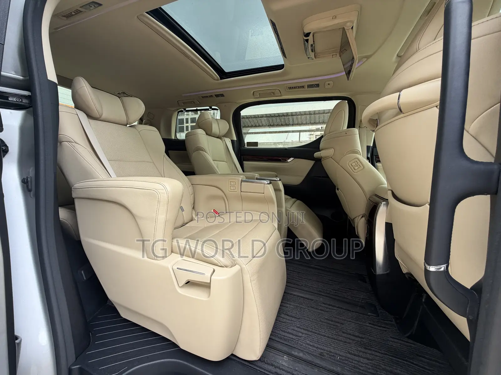 Toyota Alphard 2.5 Petrol AWD 2017 Silver
