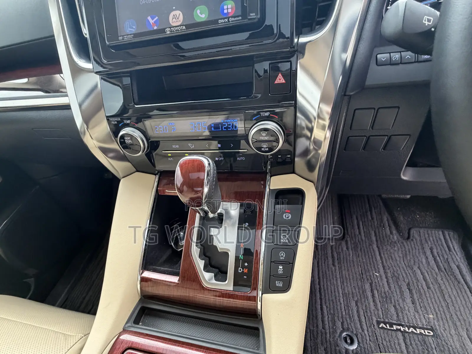 Toyota Alphard 2.5 Petrol AWD 2017 Silver