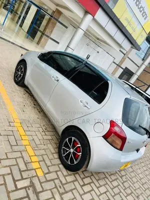 Toyota Vitz 2006 Silver