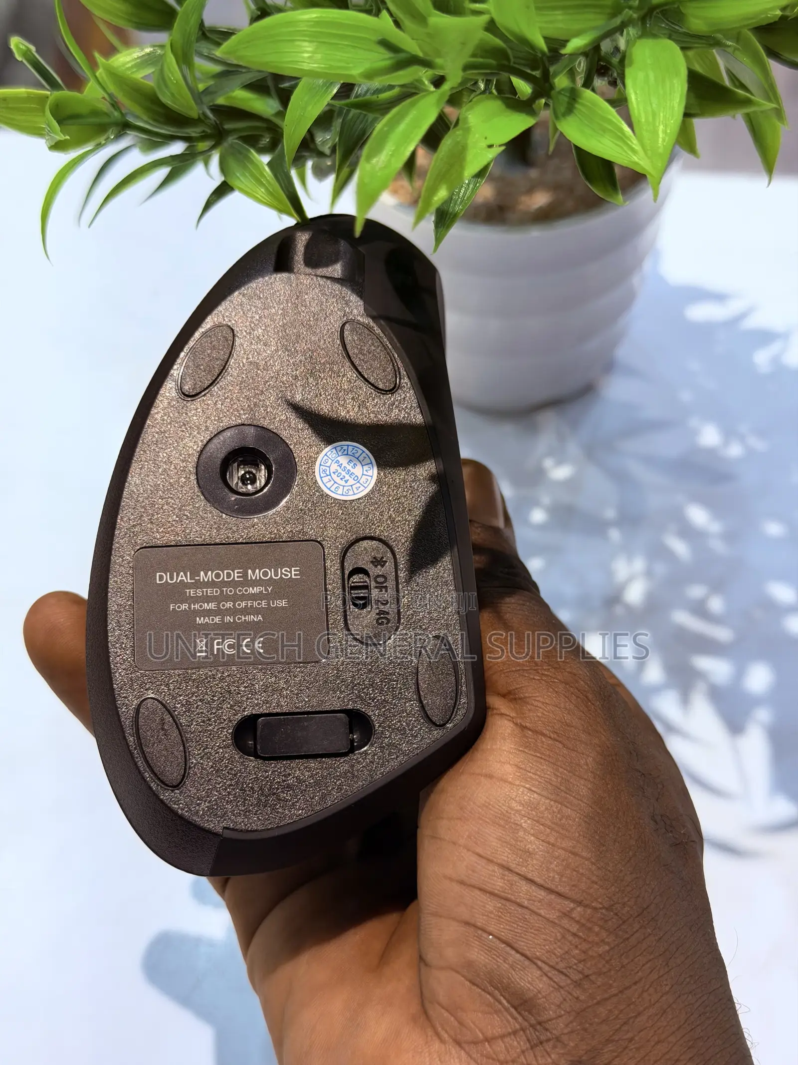 Ergonomic Wireless Rechargeable Mouse