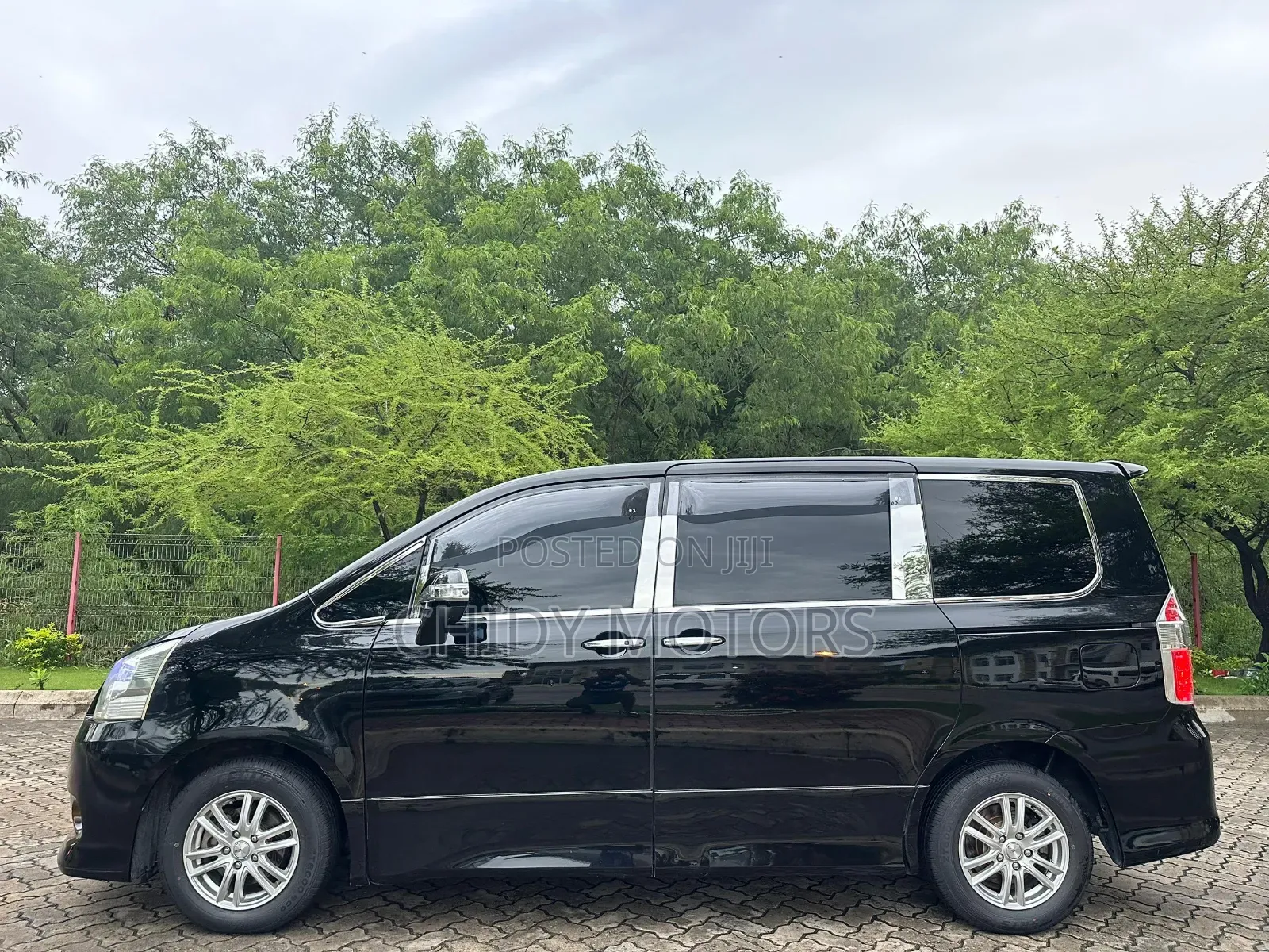 Toyota Noah 2007 Black