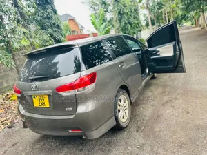 Toyota Wish 2011 Gray