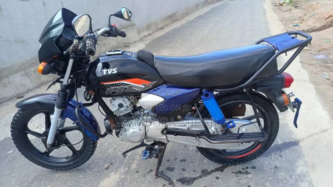 New TVS HLX 125 2025 Black