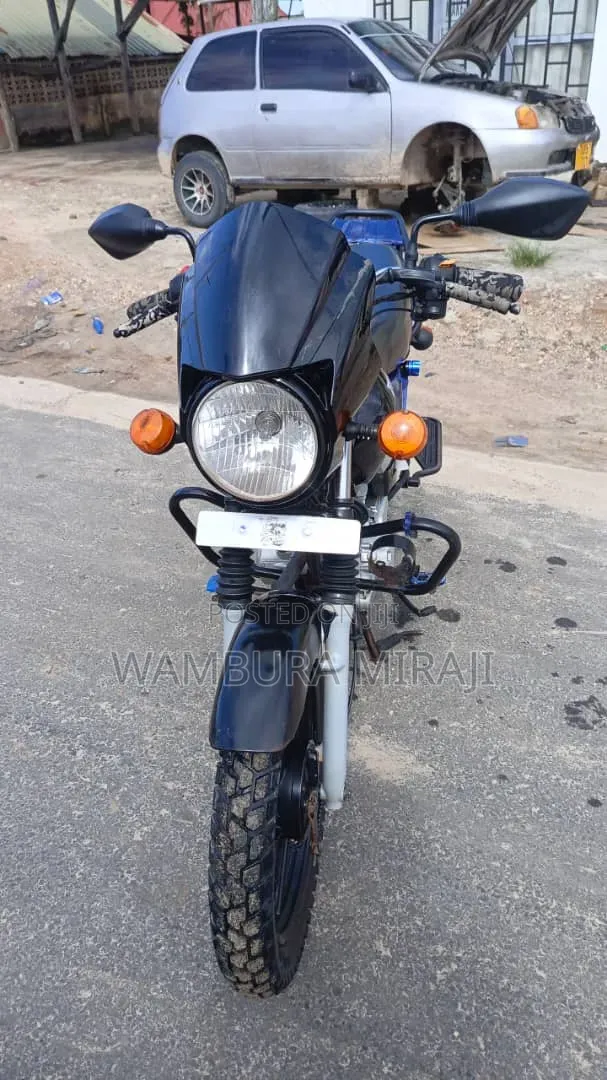 New TVS HLX 125 2025 Black