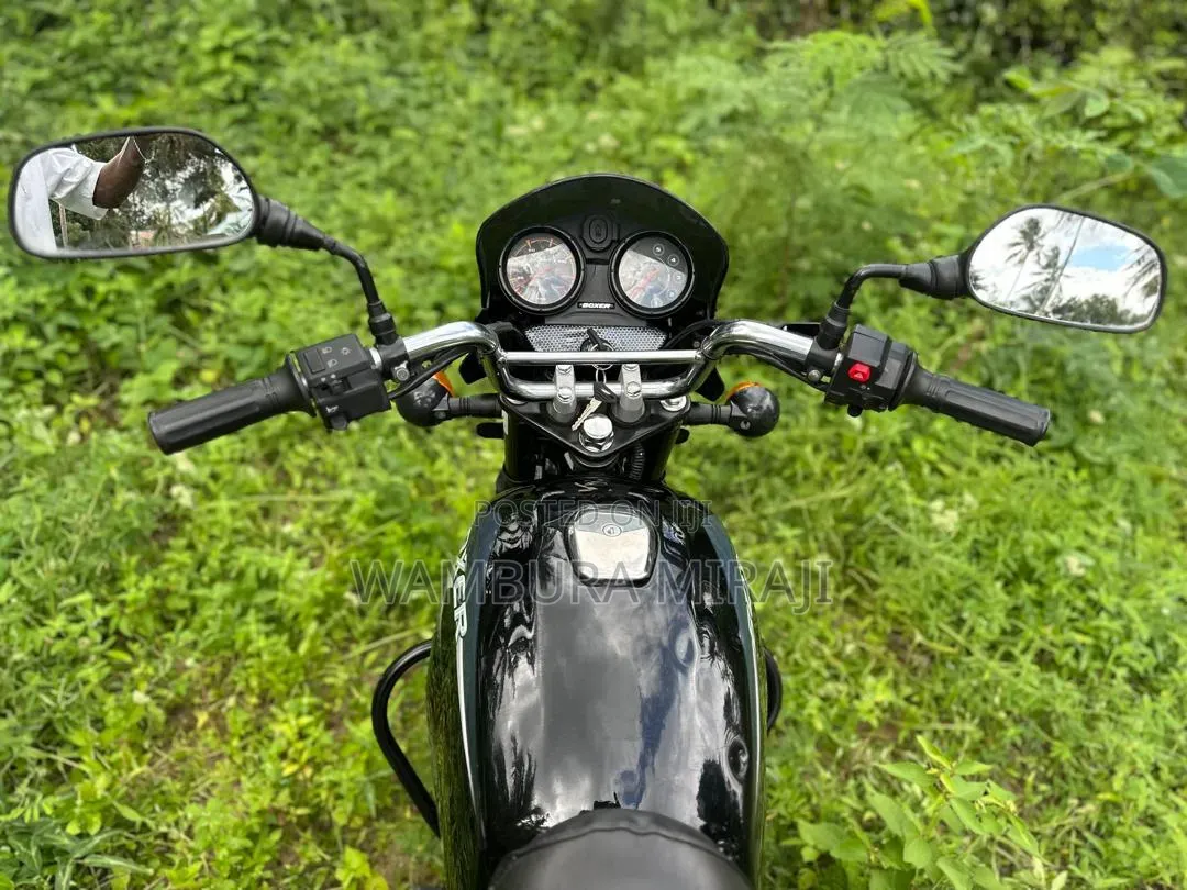 New Bajaj Boxer 125 2024 Black