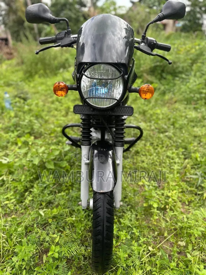 New Bajaj Boxer 125 2024 Black