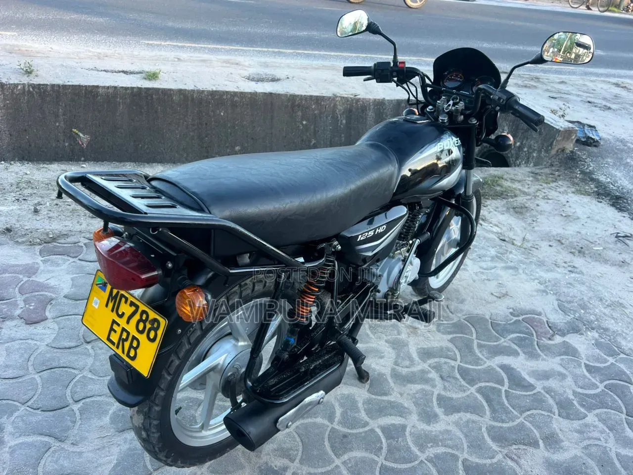 New Bajaj Boxer 125 2025 Black