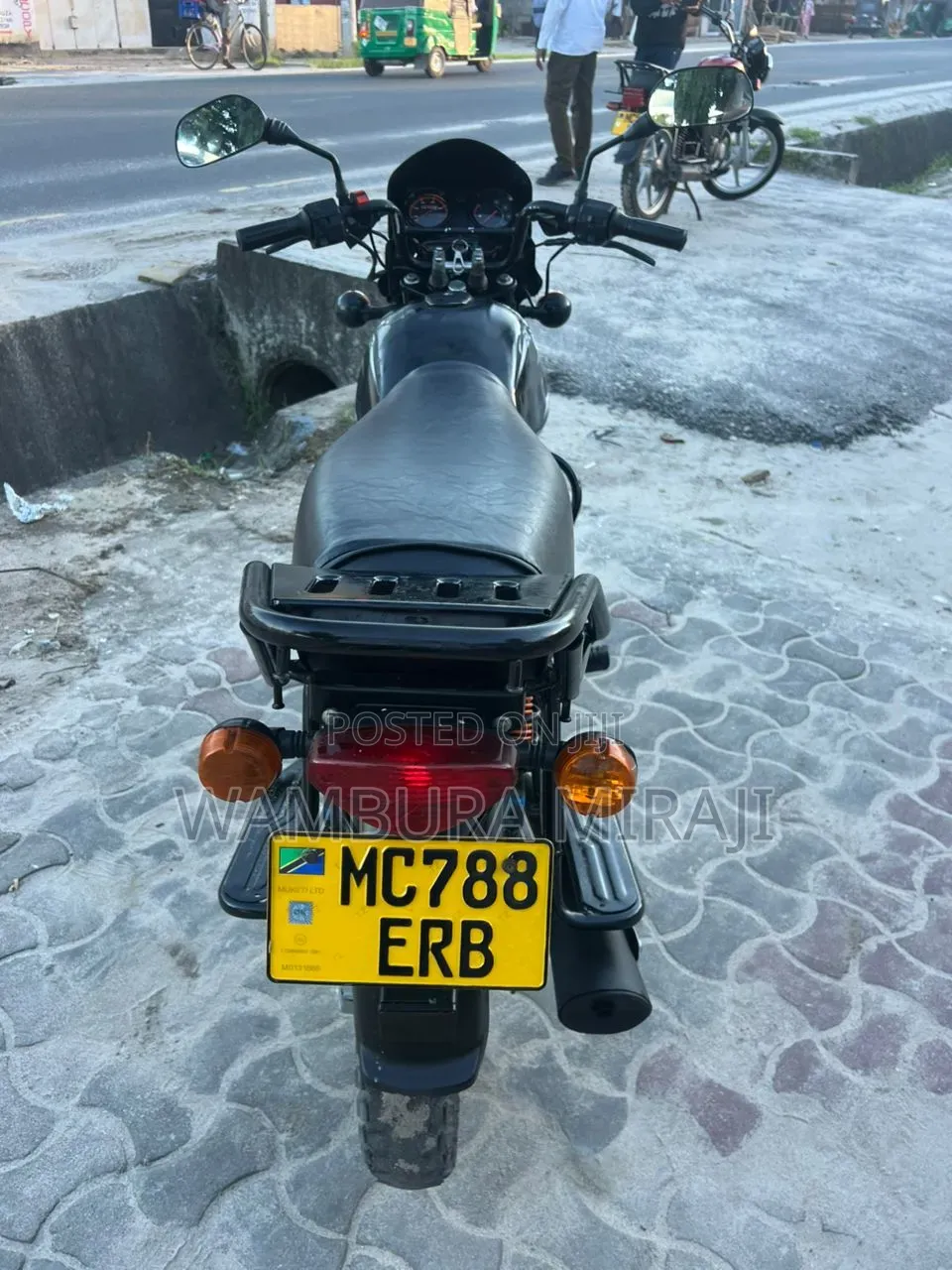 New Bajaj Boxer 125 2025 Black