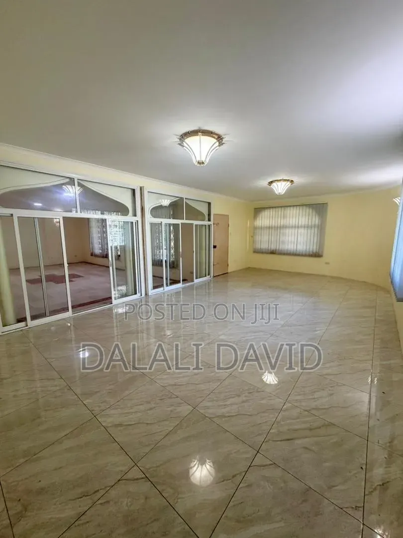 5bdrm House in Ada Estate for rent
