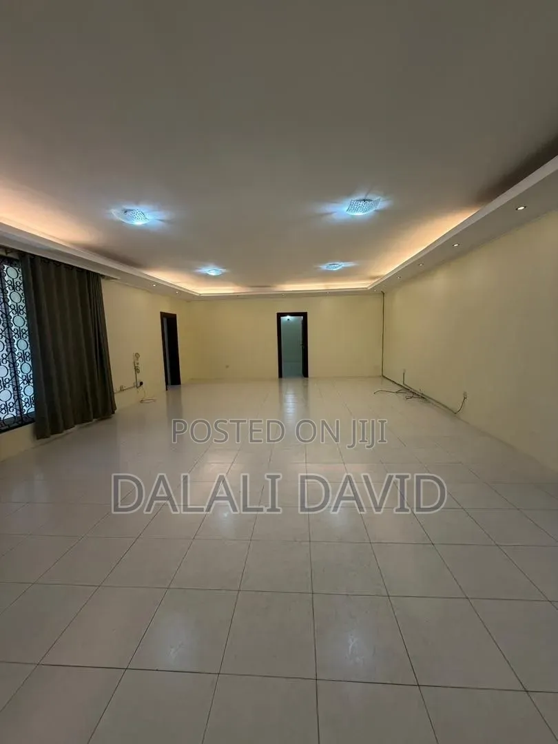 5bdrm House in Ada Estate for rent
