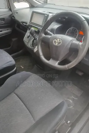 Toyota Wish 2012 Maroon