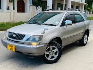 Toyota Harrier 2000 Silver