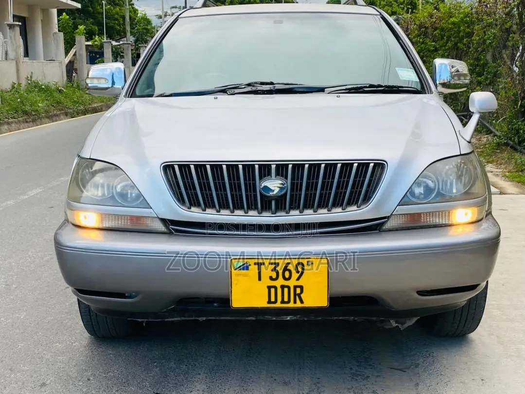 Toyota Harrier 2000 Silver