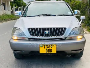 Toyota Harrier 2000 Silver