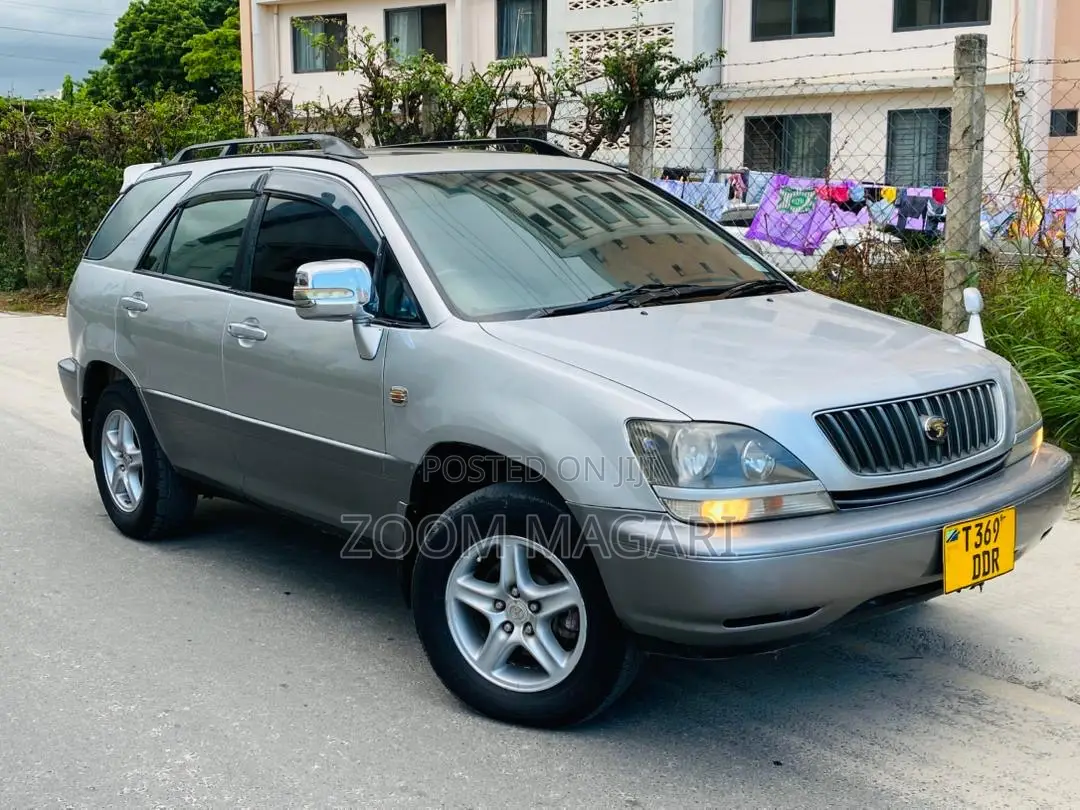 Toyota Harrier 2000 Silver