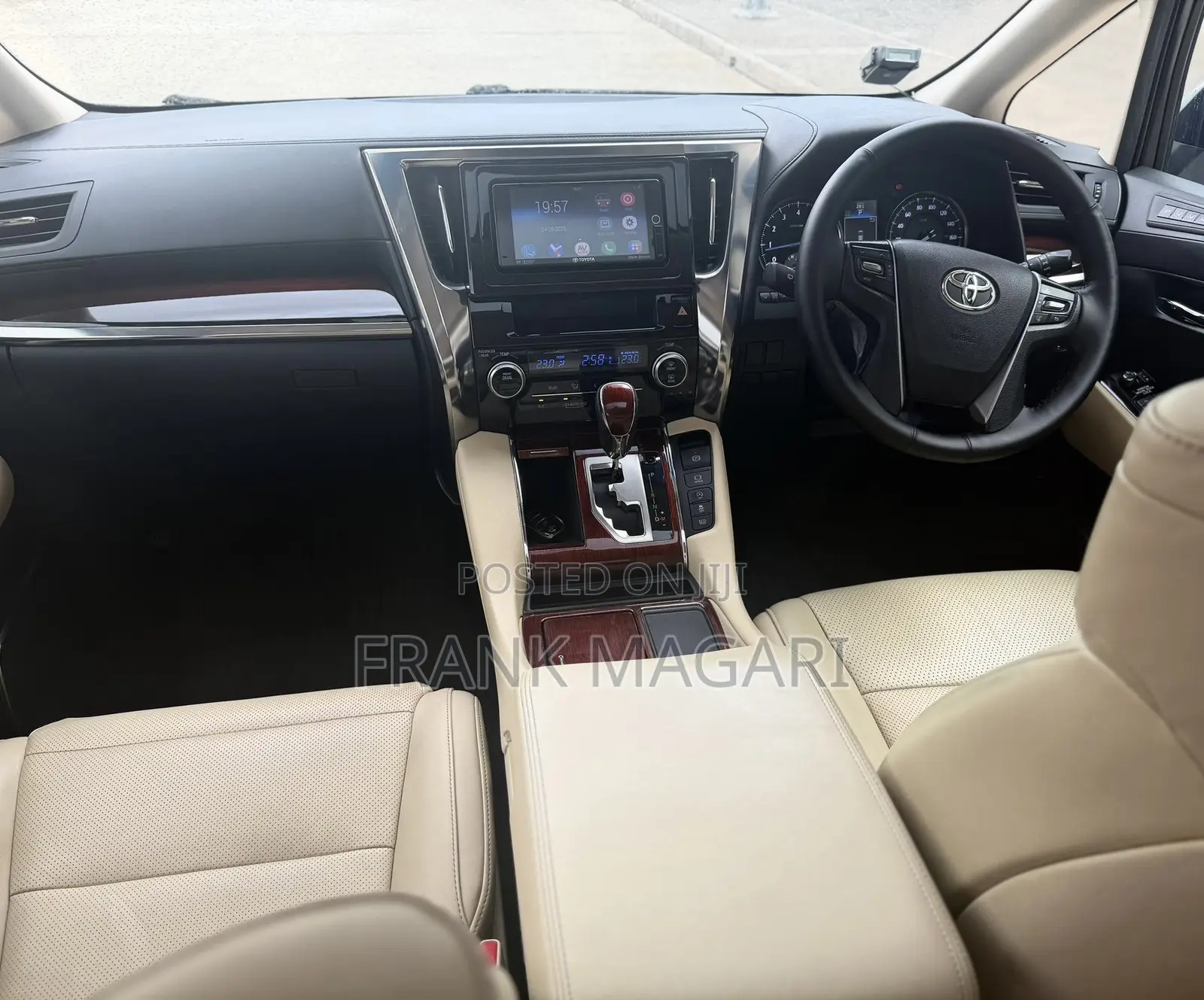 Toyota Alphard 2017 Silver