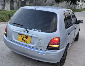 Toyota Starlet 2003 Silver