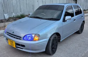 Toyota Starlet 2003 Silver