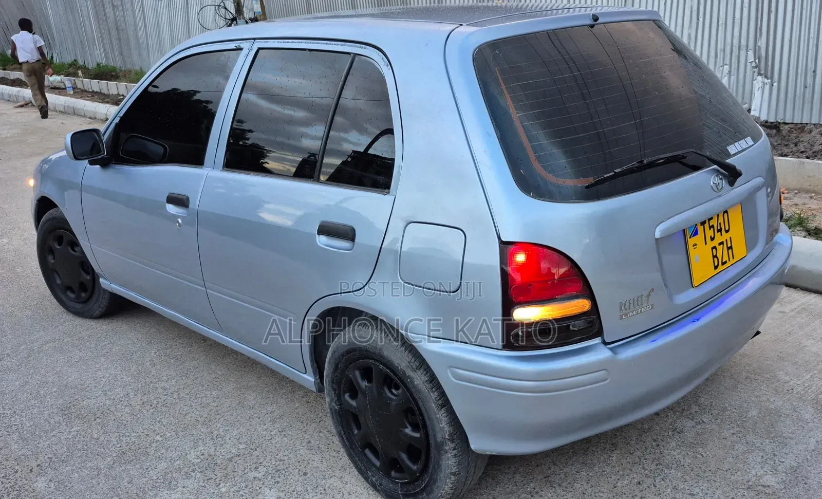 Toyota Starlet 2003 Silver