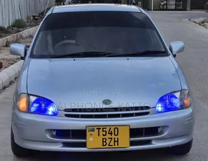 Toyota Starlet 2003 Silver