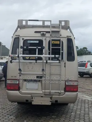 Toyota Coaster 2004 Gold