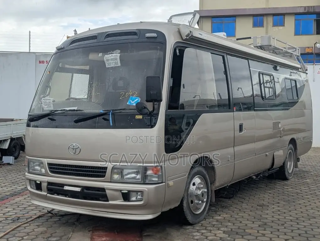 Toyota Coaster 2004 Gold
