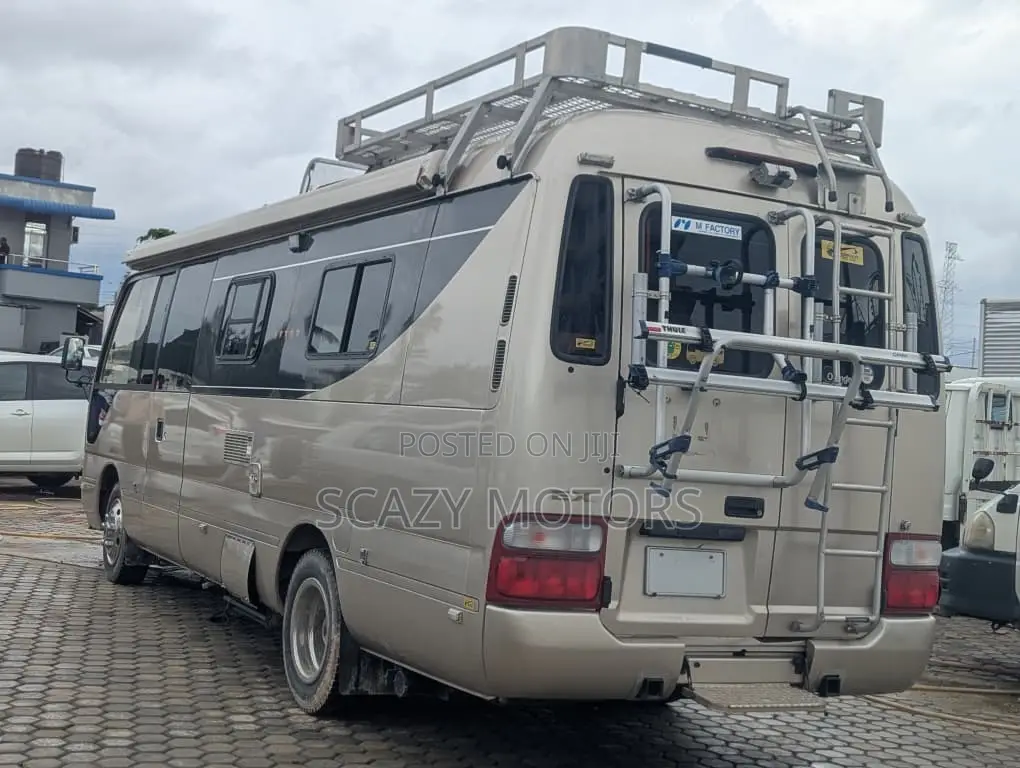 Toyota Coaster 2004 Gold