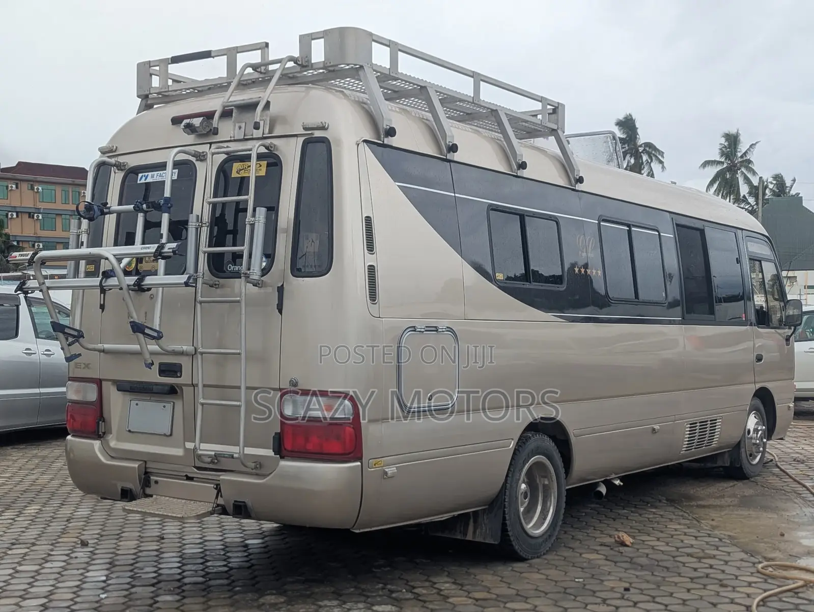 Toyota Coaster 2004 Gold