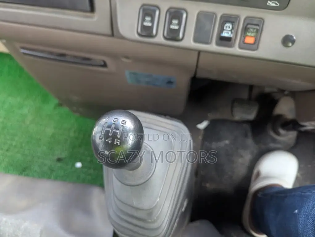 Nissan Civilian 1995