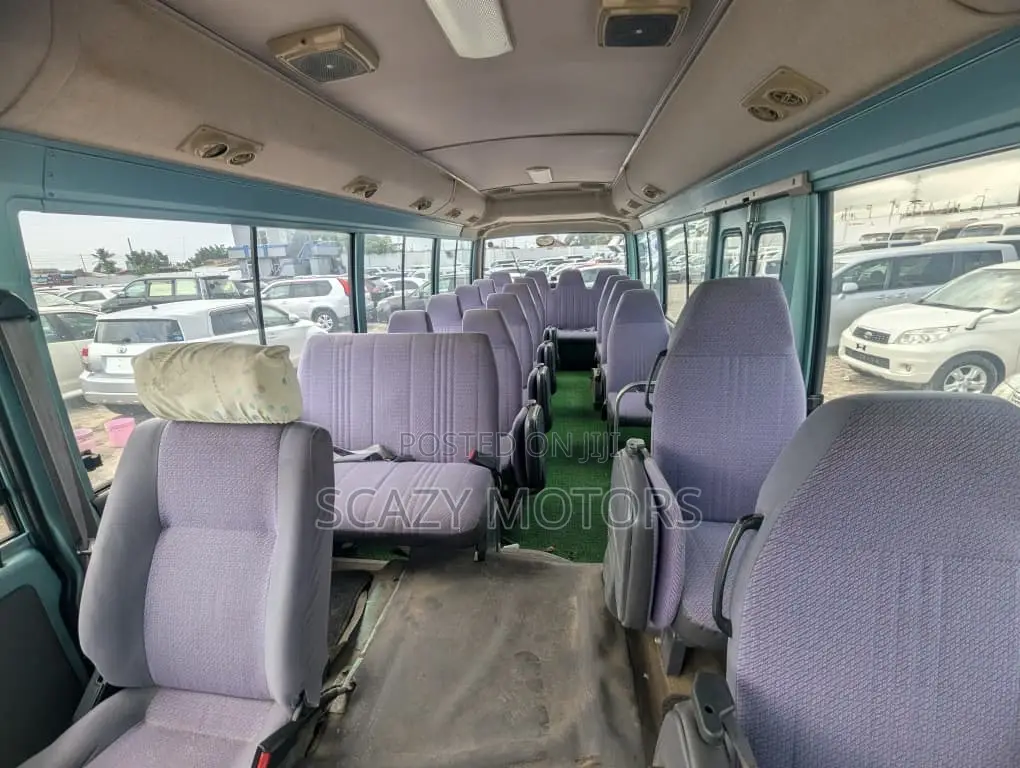 Nissan Civilian 1995