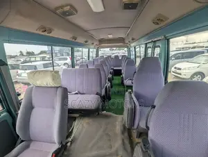 Nissan Civilian 1995