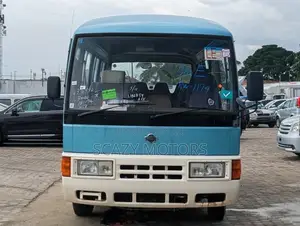 Nissan Civilian 1995